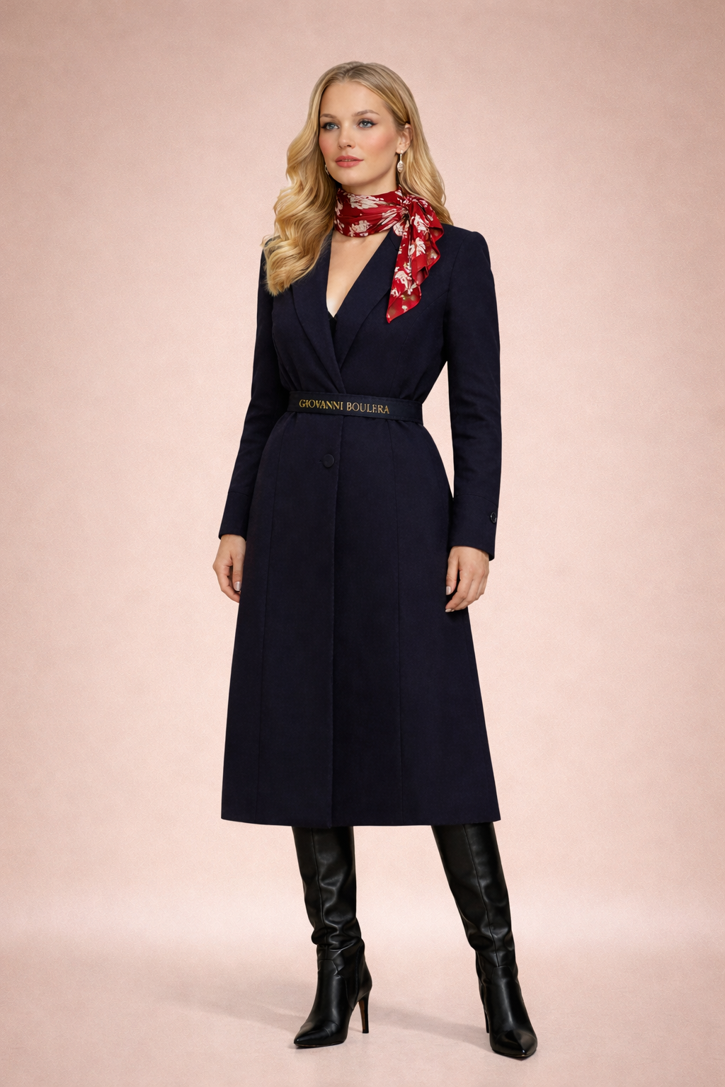 Giovanni Boulera Mulberry Twill İpek fular 16 momme mulberry dut ipegi kalitesinde,çift taraf baskılı,kenarları super el dikişi ile dikilmiştir,50 cm x 50 cm