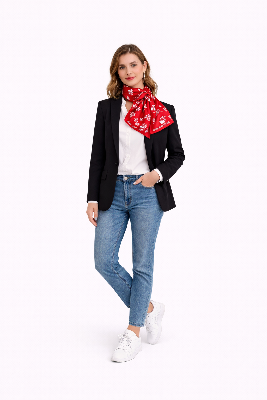 Giovanni Boulera Mulberry Twill İpek fular 16 momme mulberry dut ipegi kalitesinde,çift taraf baskılı,kenarları super el dikişi ile dikilmiştir,50 cm x 50 cm