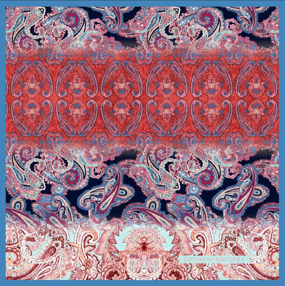  Üretimi, ipeğin doğduğu yer olarak kabul edilen Guangzhou / Çin’de, Giovanni Boulera’ya ait özel tesislerde gerçekleştirilmiştir.; Marka kalite standartları doğrultusunda, çift taraflı kullanıma uygun olacak şekilde yüksek çözünürlüklü dijital baskı tekniğiyle üretilmiştir.; Kenarları tamamen el işçiliğiyle kıvrılmış,süper dikiş dediğimiz teknikle elde dikilerek kusursuz biçimde tamamlanmıştır.; %100 16 momme saf mulbery twill ipektir