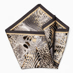 Giovanni Boulera Mulberry Twill İpek Eşarp Şal 16 momme mulberry dut ipegi kalitesinde,çift taraf baskılı,kenarları super el dikişi ile dikilmiştir,200 cm x 65 cm