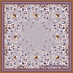 Mulberry Twill İpek Fular & Şal Koleksiyonu – 16 Momme Saf Zarafet
Mulberry Twill İpek Fular & Şal Koleksiyonumuz, doğallığın ve lüksün mükemmel birleşimini sunar. 16 momme mulberry twill ipekten üretilen her parça, zarif dokusu, akışkan yapısı ve sofistike duruşuyla stilinizi bir üst seviyeye taşır.

Mulberry ipek, yalnızca dut yaprağı ile beslenen ipekböceklerinden elde edilen en saf ve en kaliteli ipek türüdür. Bu özel lif yapısı sayesinde kumaş daha pürüzsüz, daha parlak ve daha dayanıklıdır.