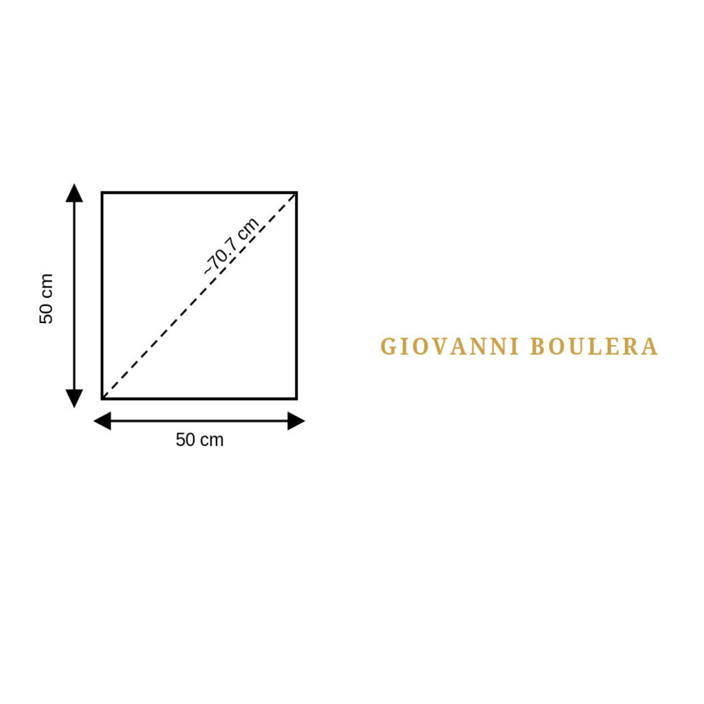 Üretimi ipeğin doğduğu yer olarak kabul edilen Guangzhou /Çin’de, Giovanni Boulera’ya ait özel tesislerde gerçekleştirilmiştir.; Marka kalite standartları doğrultusunda, çift taraflı kullanıma uygun olacak şekilde yüksek çözünürlüklü dijital baskı tekniğiyle üretilmiştir.; Kenarları tamamen el işçiliğiyle kıvrılmış,süper dikiş dediğimiz teknikle elde dikilerek kusursuz biçimde tamamlanmıştır.; 16 momme mulbery twill ipek kalitesinde üretilen bu eşarp; üstün hammadde seçimi, titiz işçilik ve zamansız tasarım