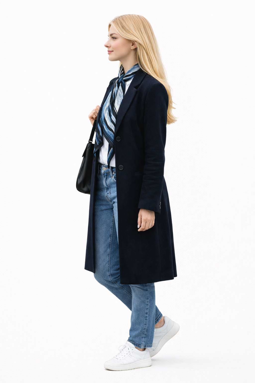 Üretimi ipeğin doğduğu yer olarak kabul edilen Guangzhou /Çin’de, Giovanni Boulera’ya ait özel tesislerde gerçekleştirilmiştir.; Marka kalite standartları doğrultusunda, çift taraflı kullanıma uygun olacak şekilde yüksek çözünürlüklü dijital baskı tekniğiyle üretilmiştir.; Kenarları tamamen el işçiliğiyle kıvrılmış,süper dikiş dediğimiz teknikle elde dikilerek kusursuz biçimde tamamlanmıştır.; 16 momme mulbery twill ipek kalitesinde üretilen bu eşarp; üstün hammadde seçimi, titiz işçilik ve zamansız tasarım