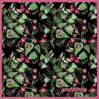 Üretimi, ipeğin doğduğu yer olarak kabul edilen Guangzhou / Çin’de, Giovanni Boulera’ya ait özel tesislerde gerçekleştirilmiştir.Marka çift taraflı kullanıma uygun olacak şekilde yüksek çözünürlüklü dijital baskı teknolojisi ile üretilmiştir.
Kenarları tamamen el işçiliğiyle kıvrılmış, geleneksel süper el dikişi tekniği ile tek tek elde dikilmiştir.16 momme %100 Mulberry Twill ipek kalitesinde üretilen bu eşarp; yumuşak dokusu, doğal parlaklığı ve akışkan yapısıyla lüks ipek deneyimini en üst seviyede sunar